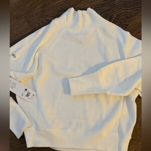 ALO size medium waffle long sleeve top